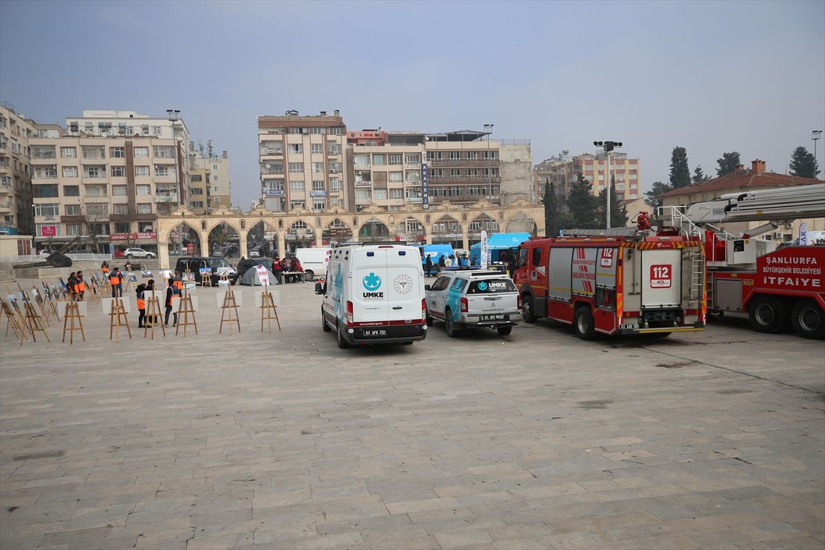 Yaşamını yitiren öğrenciler sınıflarında anıldı! 1