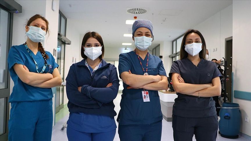 Bakan Koca duyurdu: Mülakat yok, 35 bin sağlıkçı atanacak 5