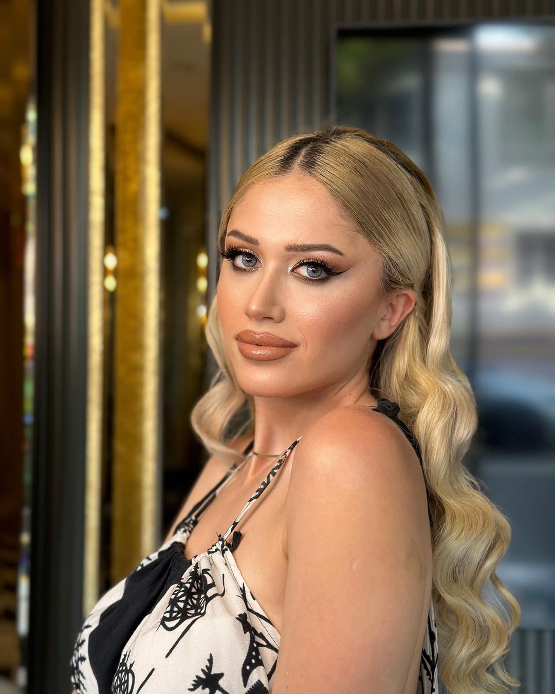 Diyarbakır'da güzelliğiyle büyüleyen muhtar adayı! 7