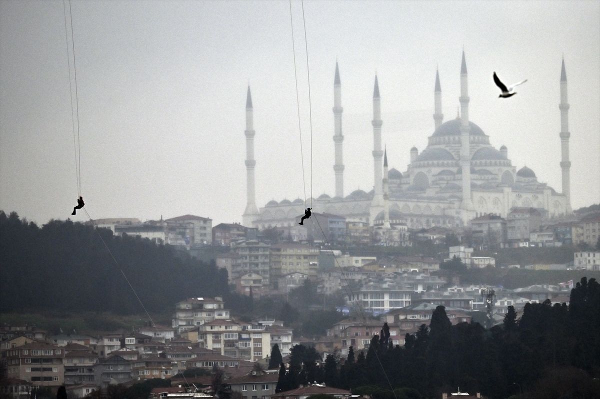 Kadın jandarmalar, 15 Temmuz Şehitler Köprüsü'nden halatlarla indi 3