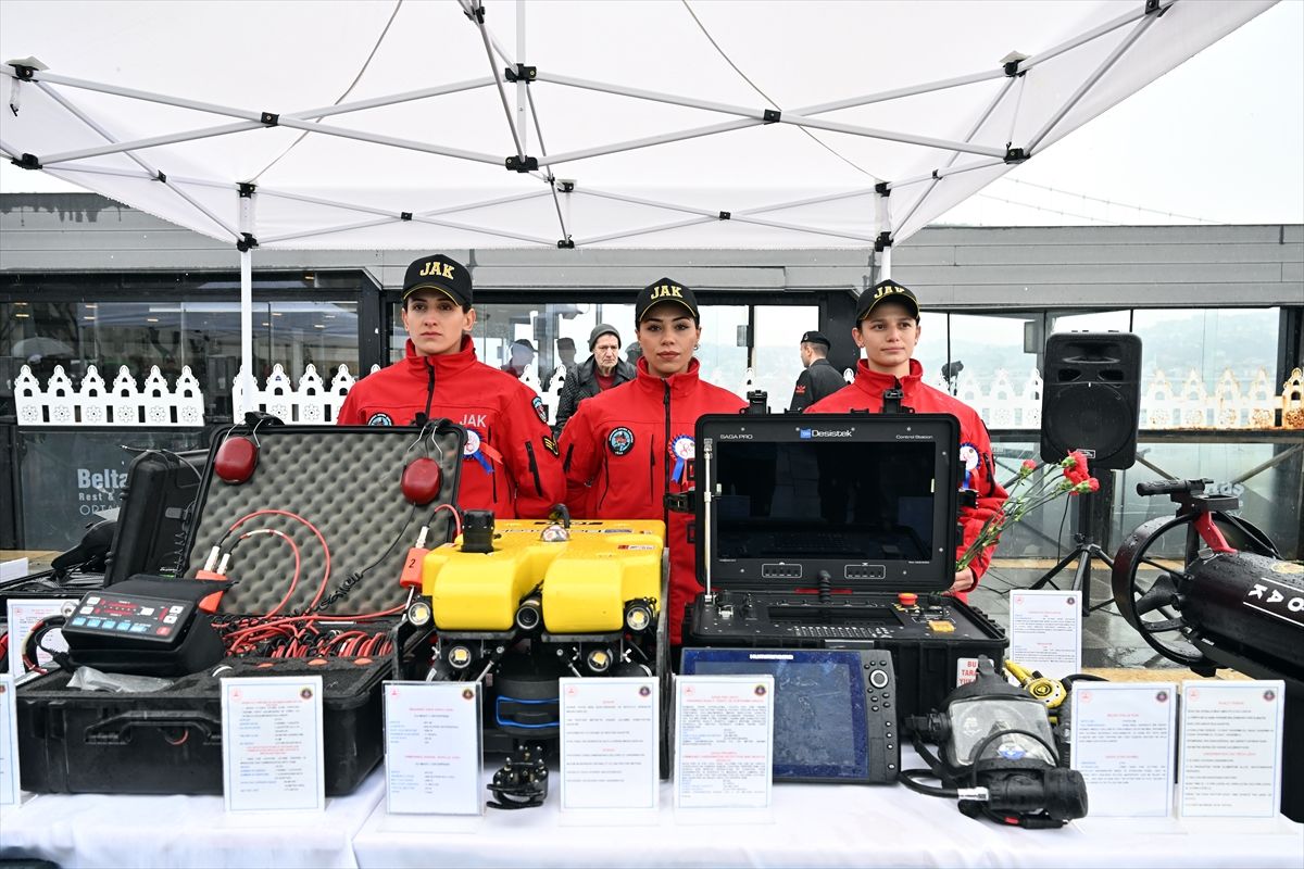 Kadın jandarmalar, 15 Temmuz Şehitler Köprüsü'nden halatlarla indi 8