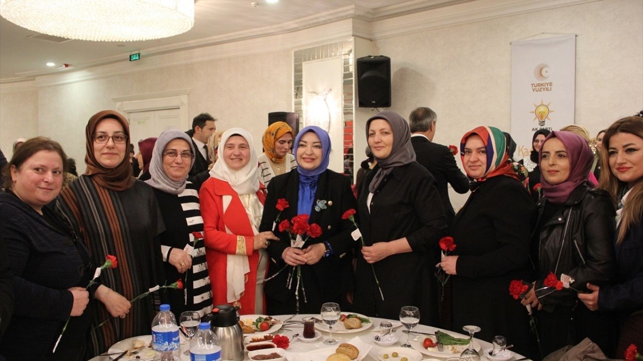 Erdoğan: “Kadını, kadına eşitledik” 7