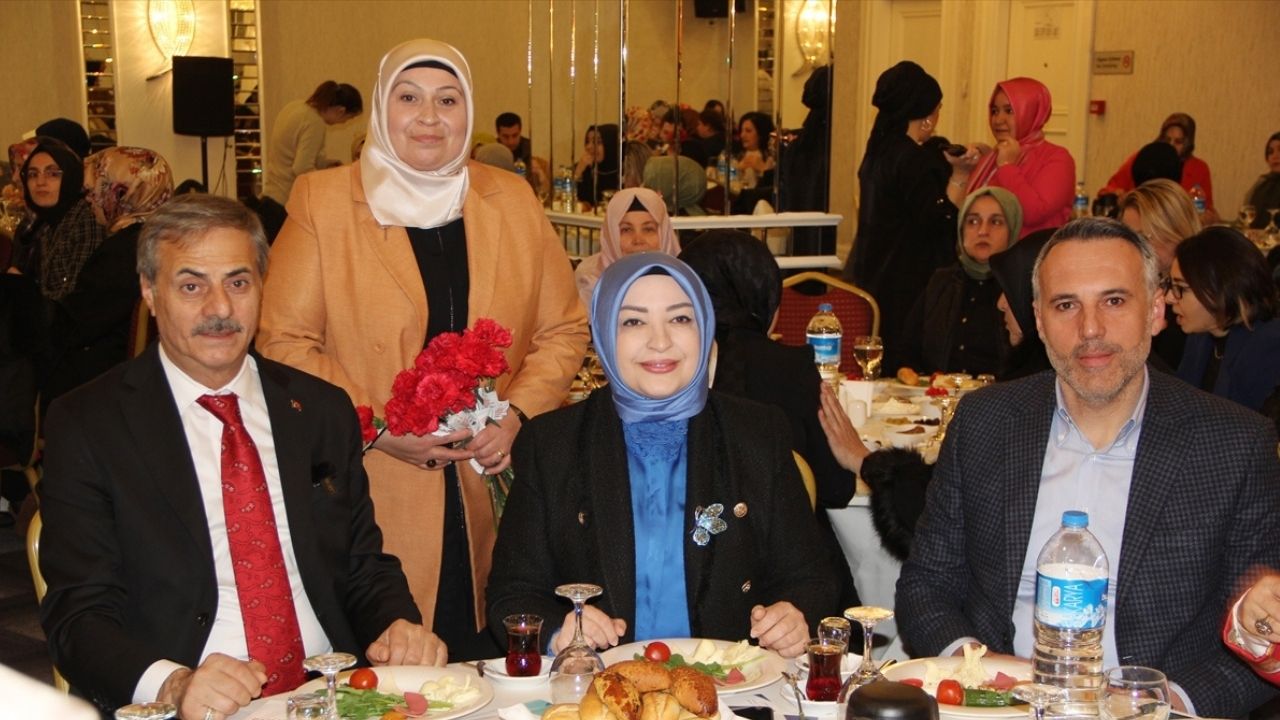 Erdoğan: “Kadını, kadına eşitledik” 5