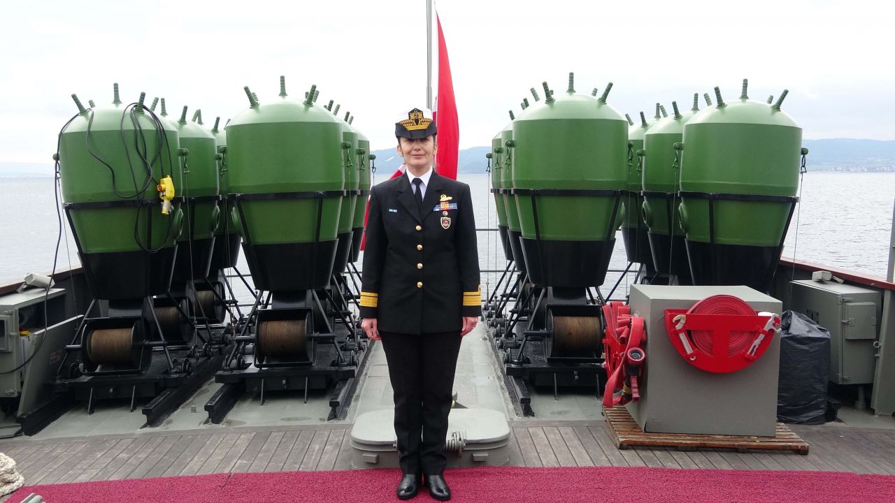 Türkiye'nin ilk kadın amirali Gökçen Fırat 6