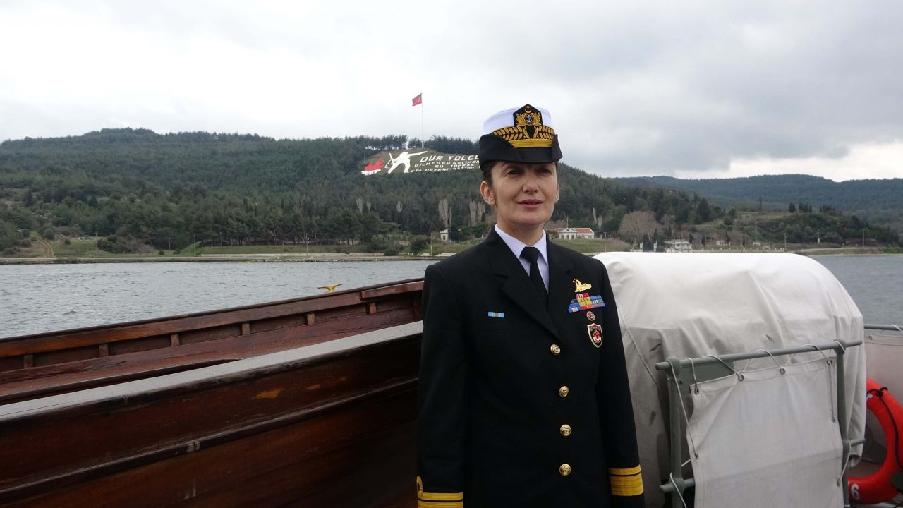 Türkiye'nin ilk kadın amirali Gökçen Fırat 5