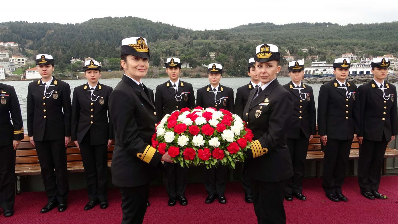 Türkiye'nin ilk kadın amirali Gökçen Fırat 7
