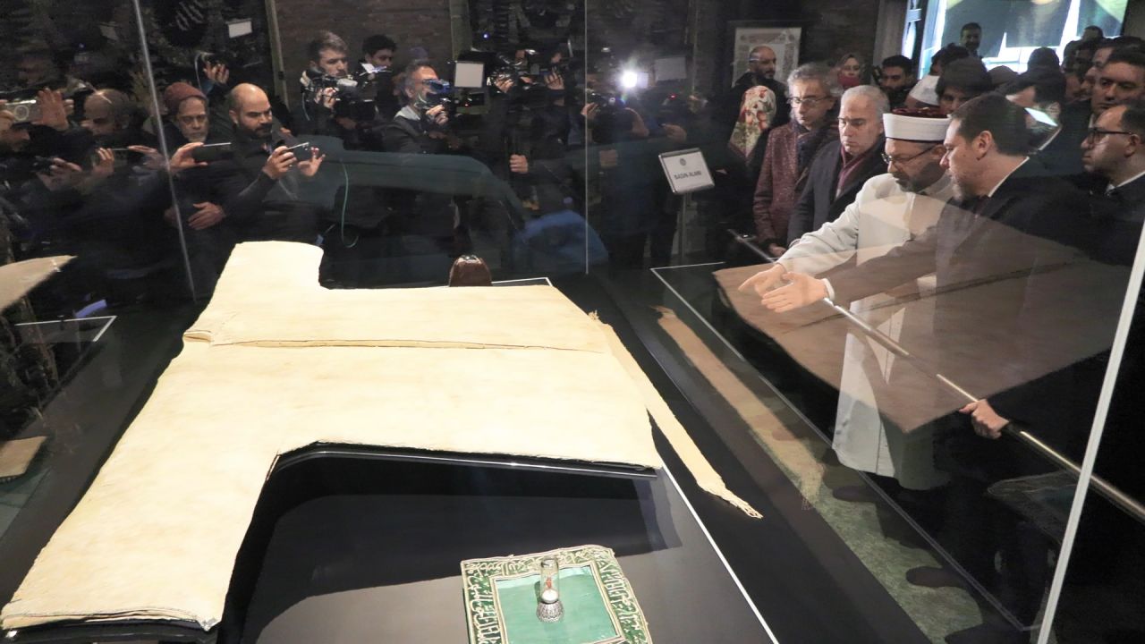 Hırka-i Şerif ziyarete açıldı 3