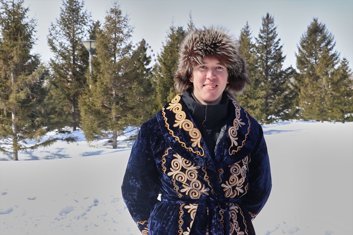 Kazaklar, Milli Kıyafetler Günü’nü kutluyor! 5