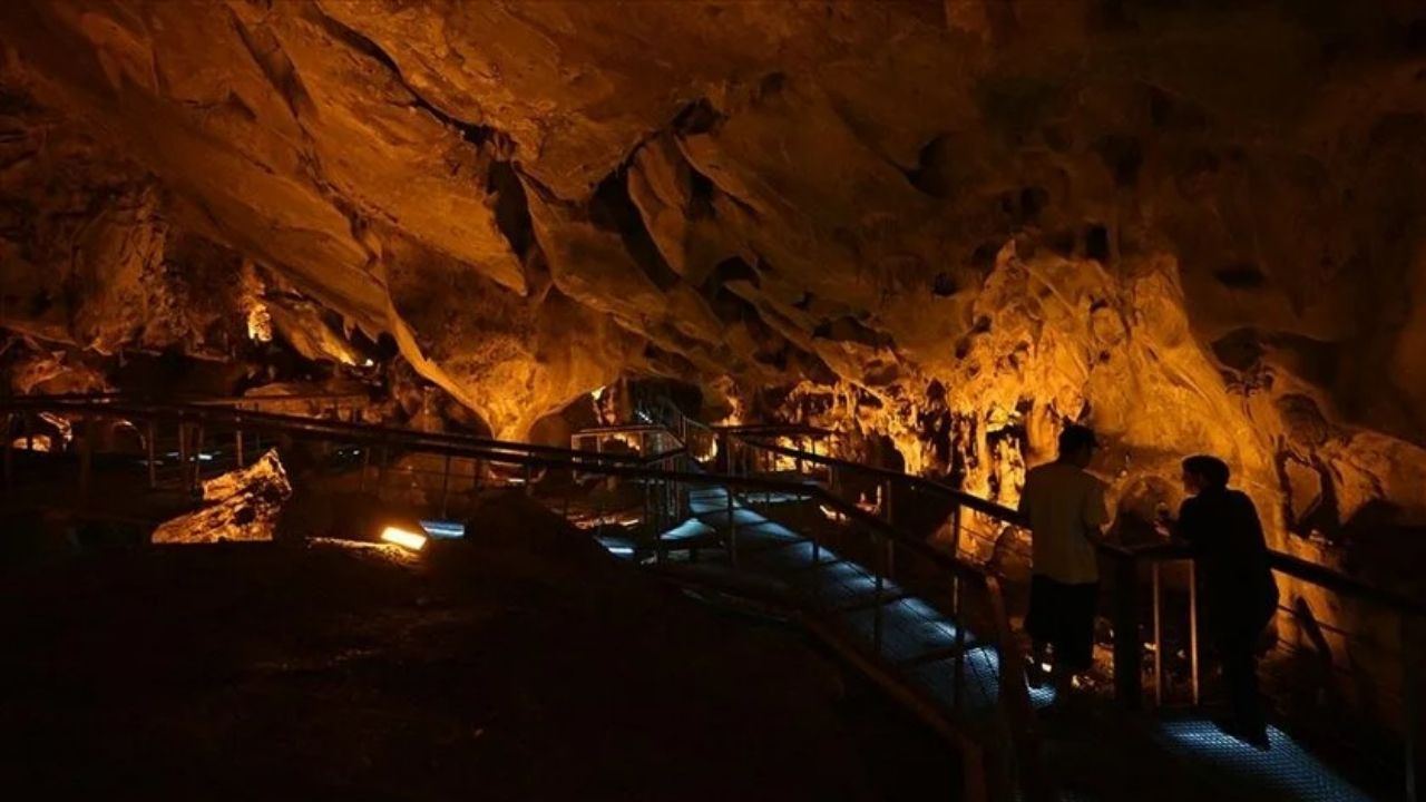 5 Milyon yıllık Tulumtaş Mağarası nerede? 8