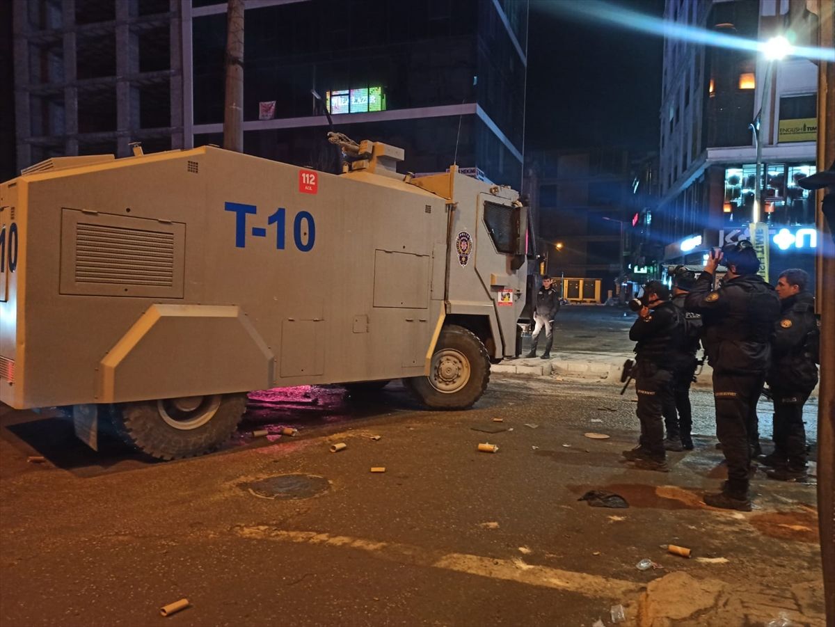 6 ilde izinsiz yürüyüşe polis müdahalesi! 8