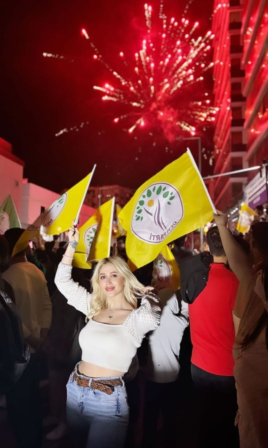 Diyarbakırlı muhtar adayı DEM mitingine katıldı! 6