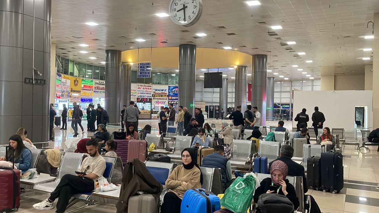 Şanlıurfa Terminali'nde silahlı kavga: 1 ölü, 2'si polis 10 yaralı! 7