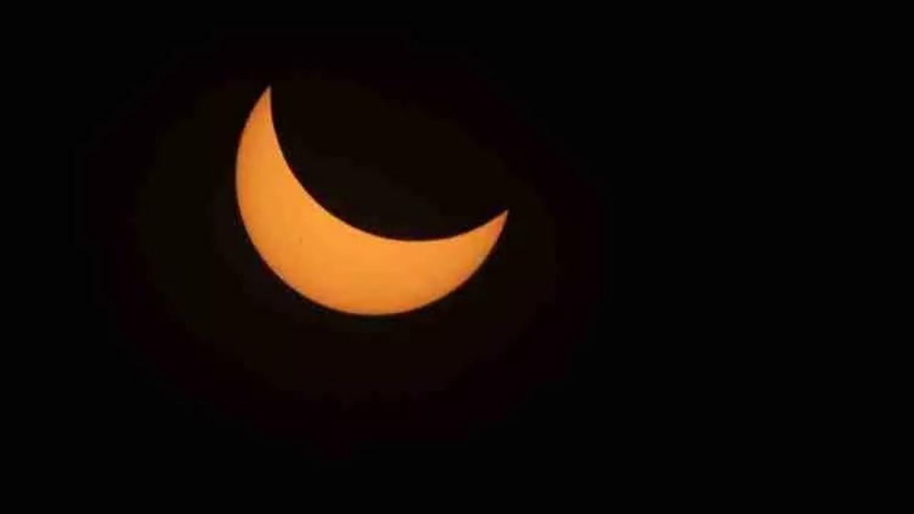 2024’ün ilk güneş tutulması gerçekleşti! Görenleri hayran bırakan o anlar böyle görüntülendi 13