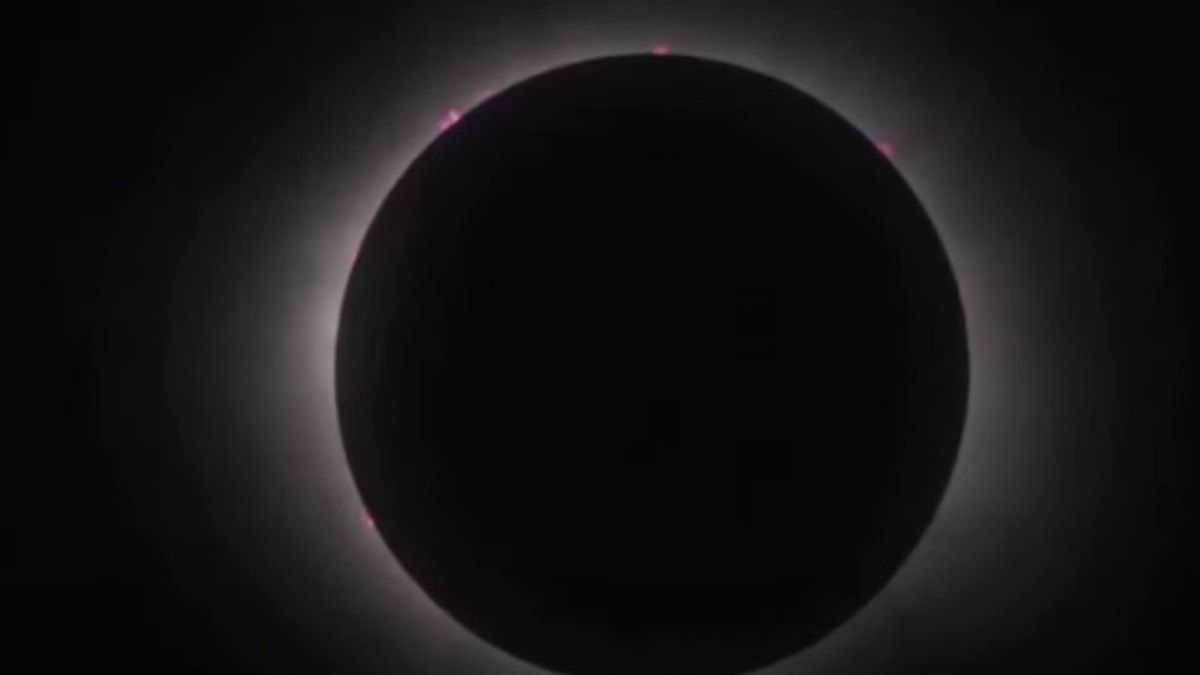 2024’ün ilk güneş tutulması gerçekleşti! Görenleri hayran bırakan o anlar böyle görüntülendi 19