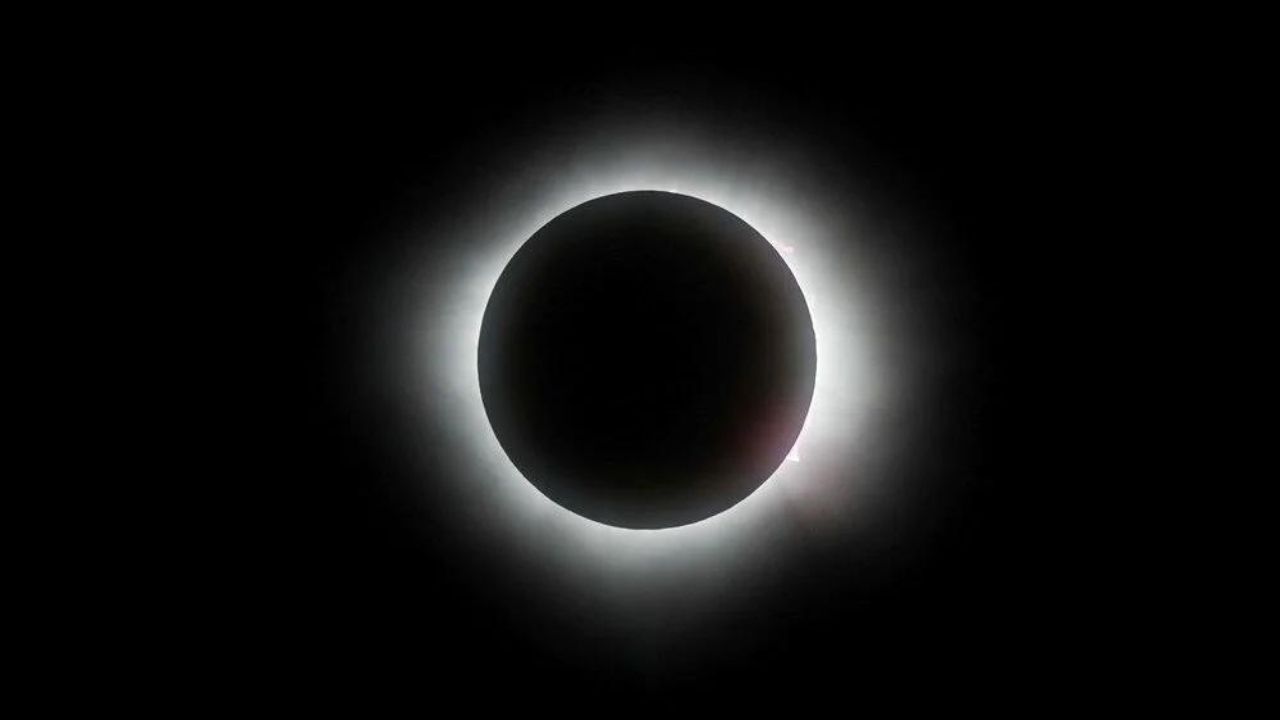 2024’ün ilk güneş tutulması gerçekleşti! Görenleri hayran bırakan o anlar böyle görüntülendi 23