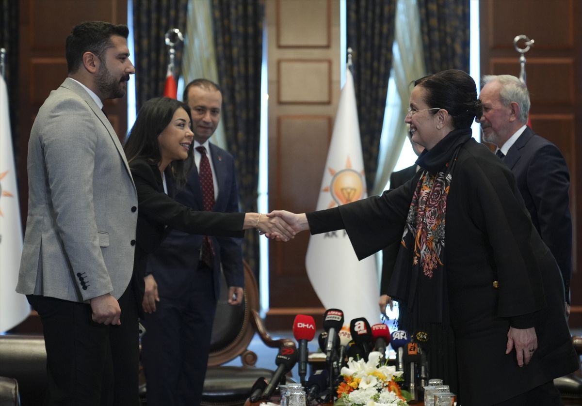 Siyasi partiler arasında bayramlaşma günü 2