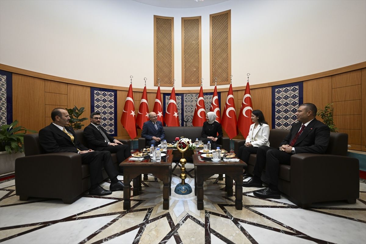 Siyasi partiler arasında bayramlaşma günü 9