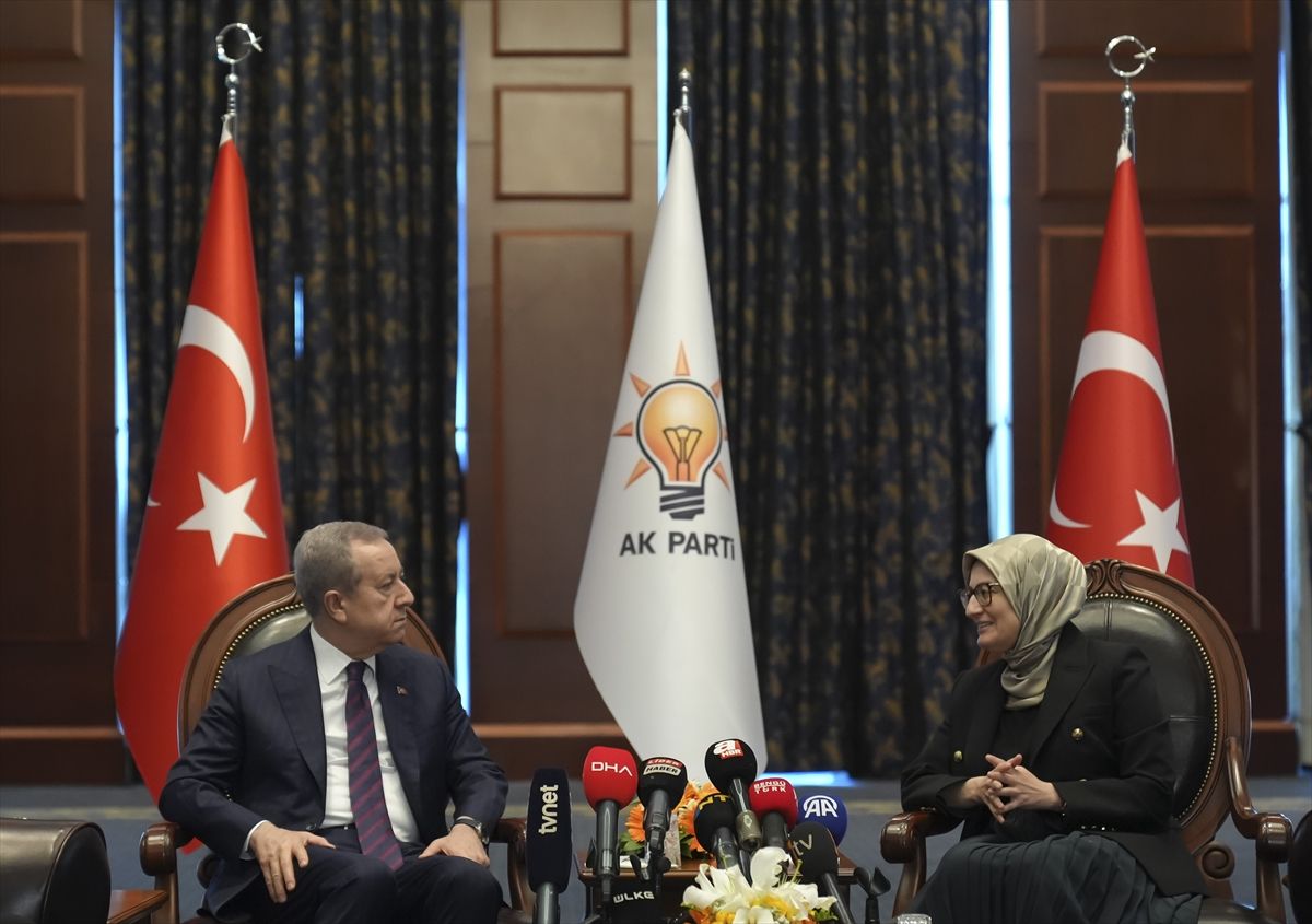 Siyasi partiler arasında bayramlaşma günü 3