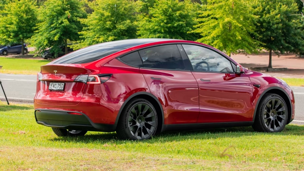 Tesla Model Y Türkiye’ye özel indirimle satışa çıktı! 10