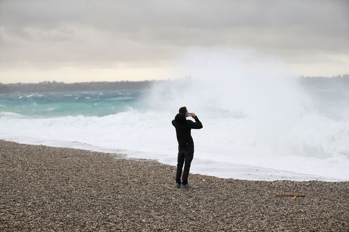 Yurt genelinde fırtına ve yağmur etkili oluyor! 9