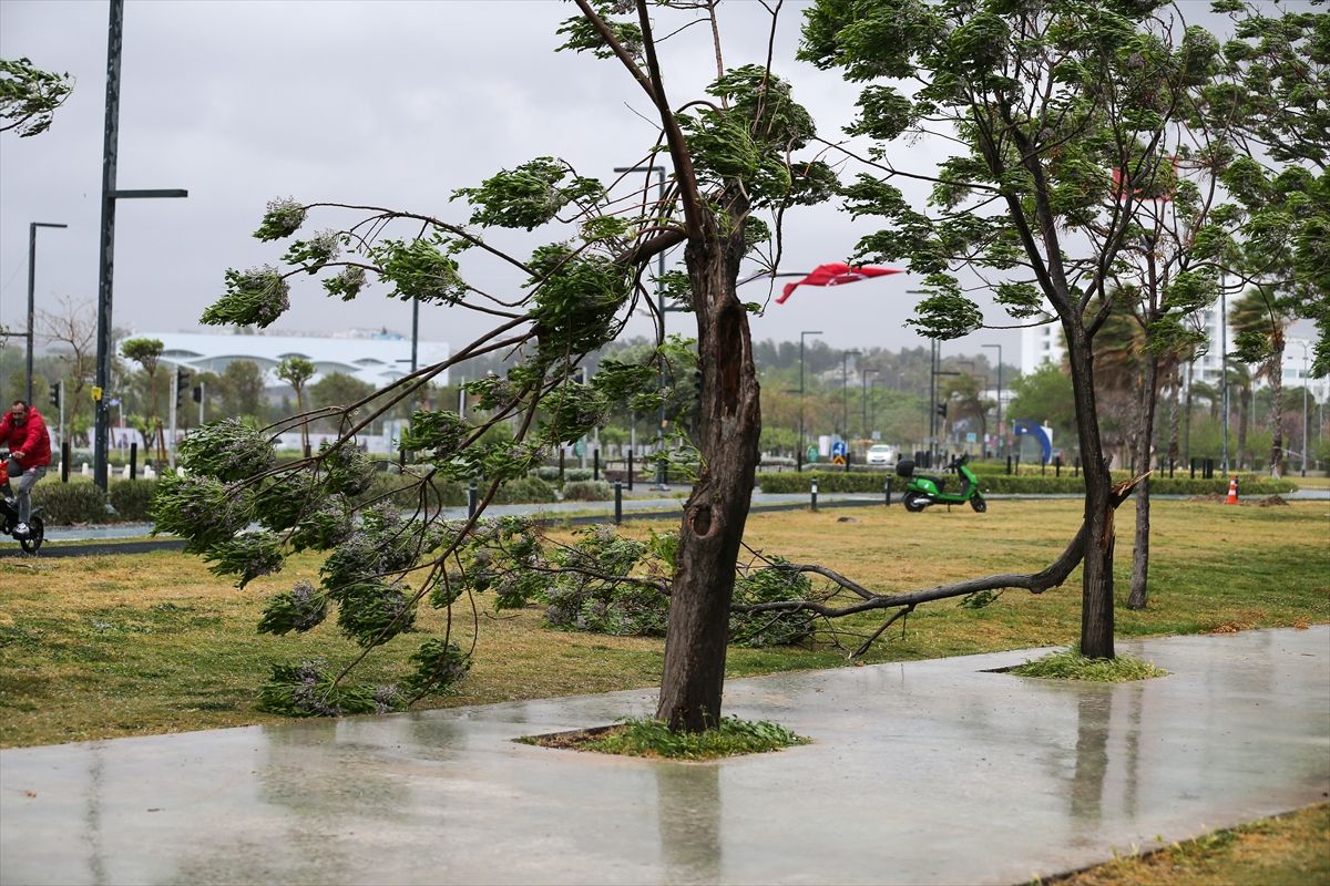 Yurt genelinde fırtına ve yağmur etkili oluyor! 8
