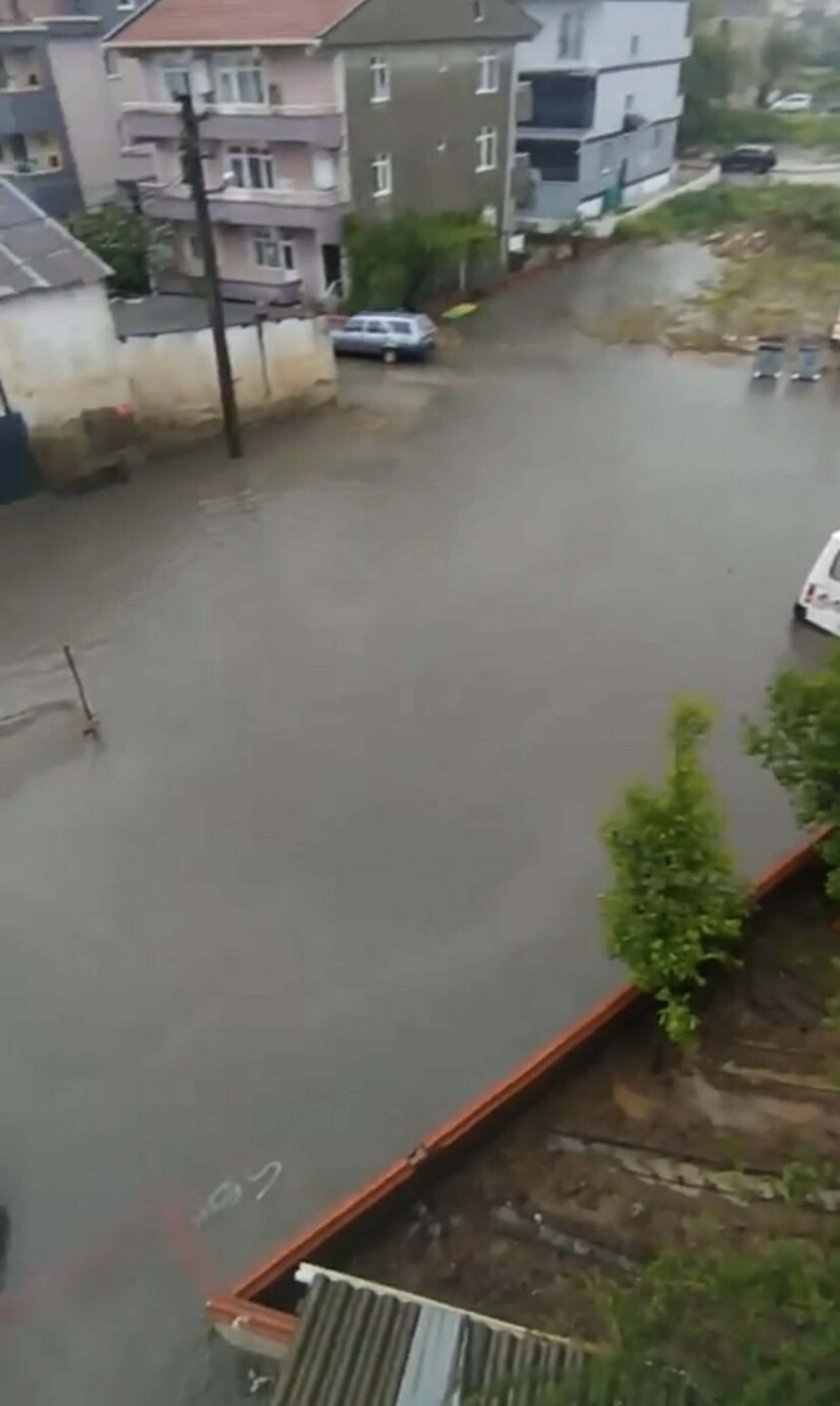 Yurt genelinde fırtına ve yağmur etkili oluyor! 27