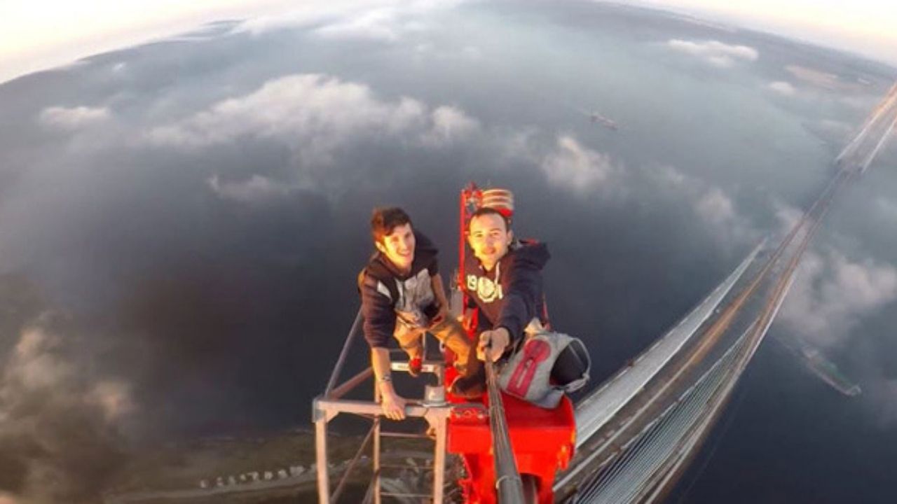 Geçmişten bugüne yaşanan en ilginç ve trajik sosyal medya kazaları! 4