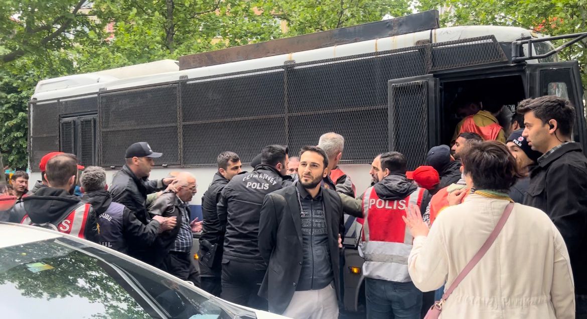 İstanbul'da izinsiz yürüyüşlere polis müdahalesi sürüyor! 9