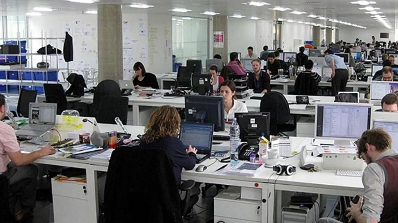 Kamuda servis dönemi bitiyor: Memurlar toplu taşıma kullanacak 12