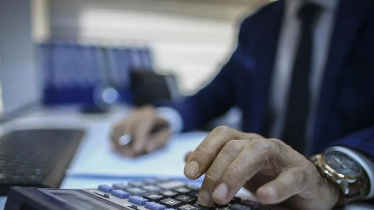 Kamuda servis dönemi bitiyor: Memurlar toplu taşıma kullanacak 10