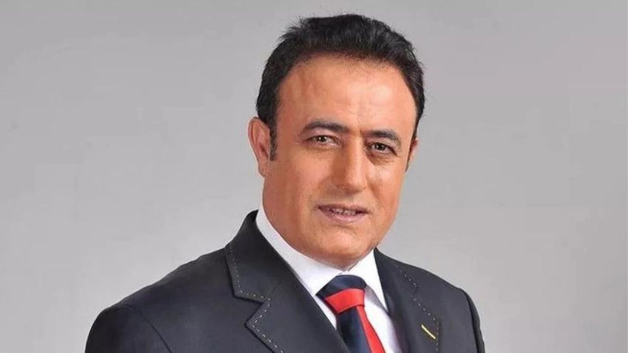 Estetikliler kervanına ünlü şarkıcı Mahmut Tuncer de katıldı! Tuncer, 10 yaş gençleşti 1