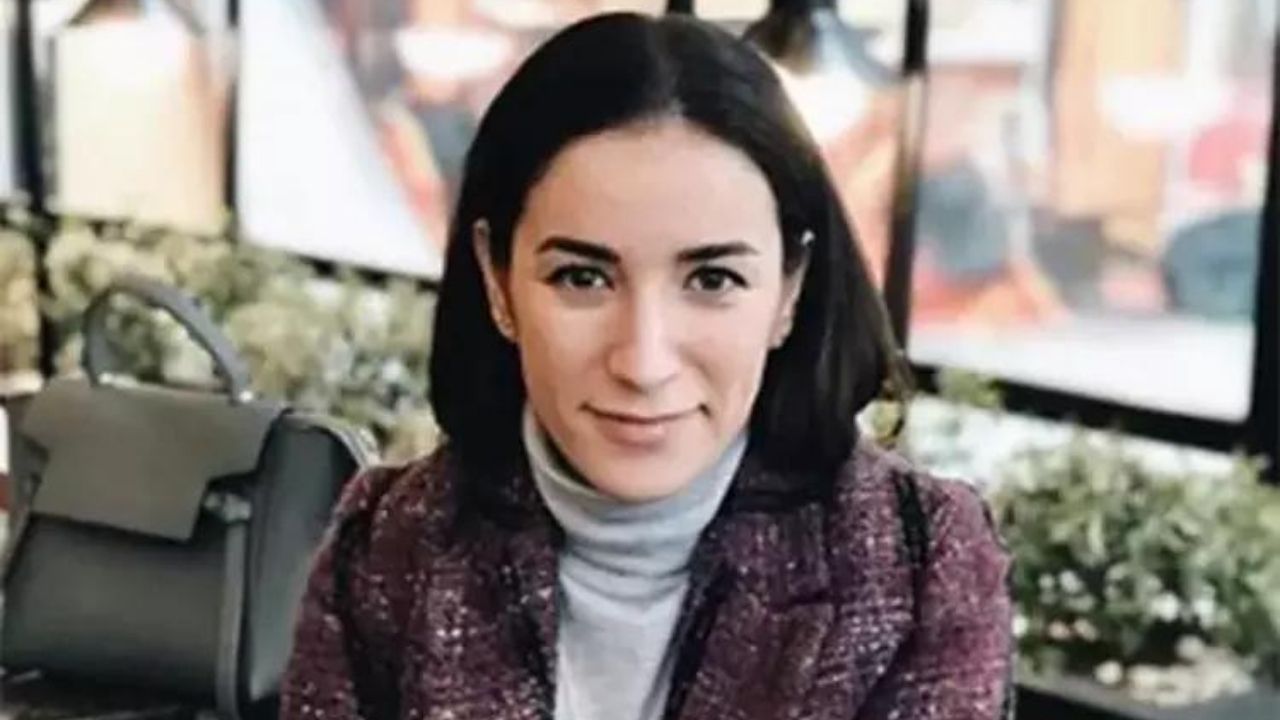 Bir döneme “hayalet sevgilim” şarkısı ile damga vuran İrem Yağcı’nın şimdiki mesleği ve son hali şaşırttı! 10