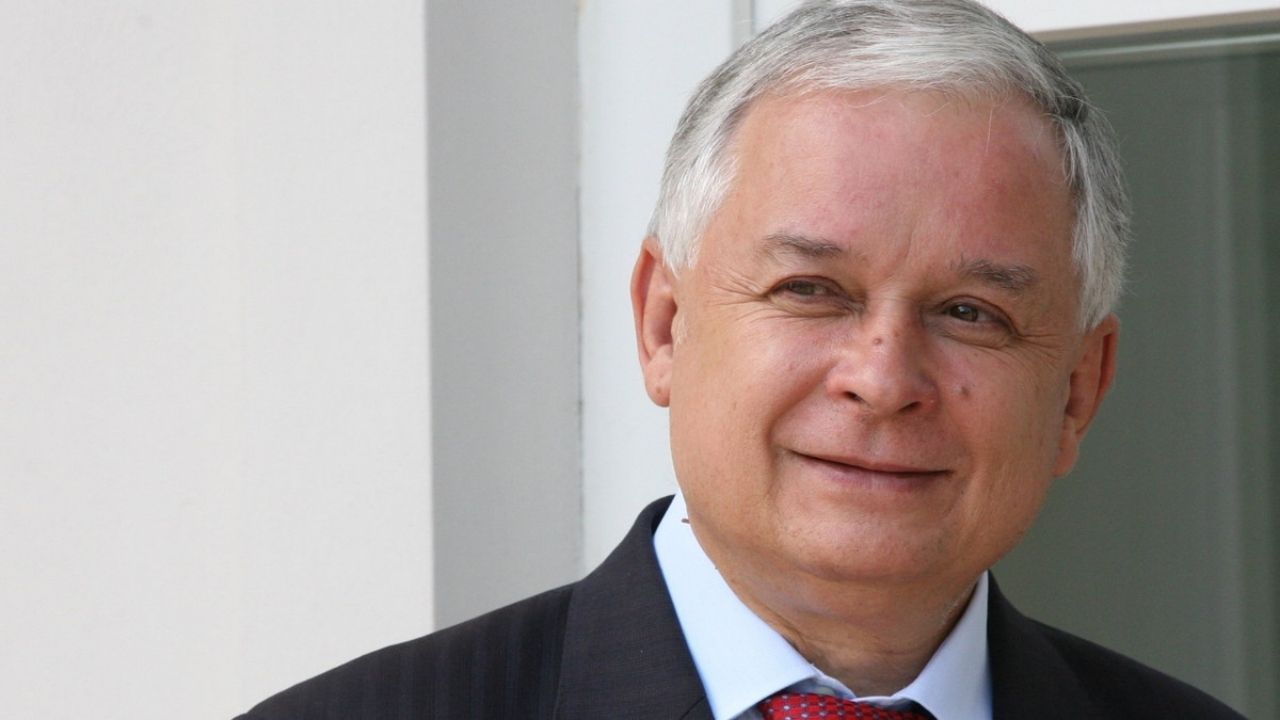 Havacılık kazalarında vefat eden devlet başkanları ve siyasetçiler 21