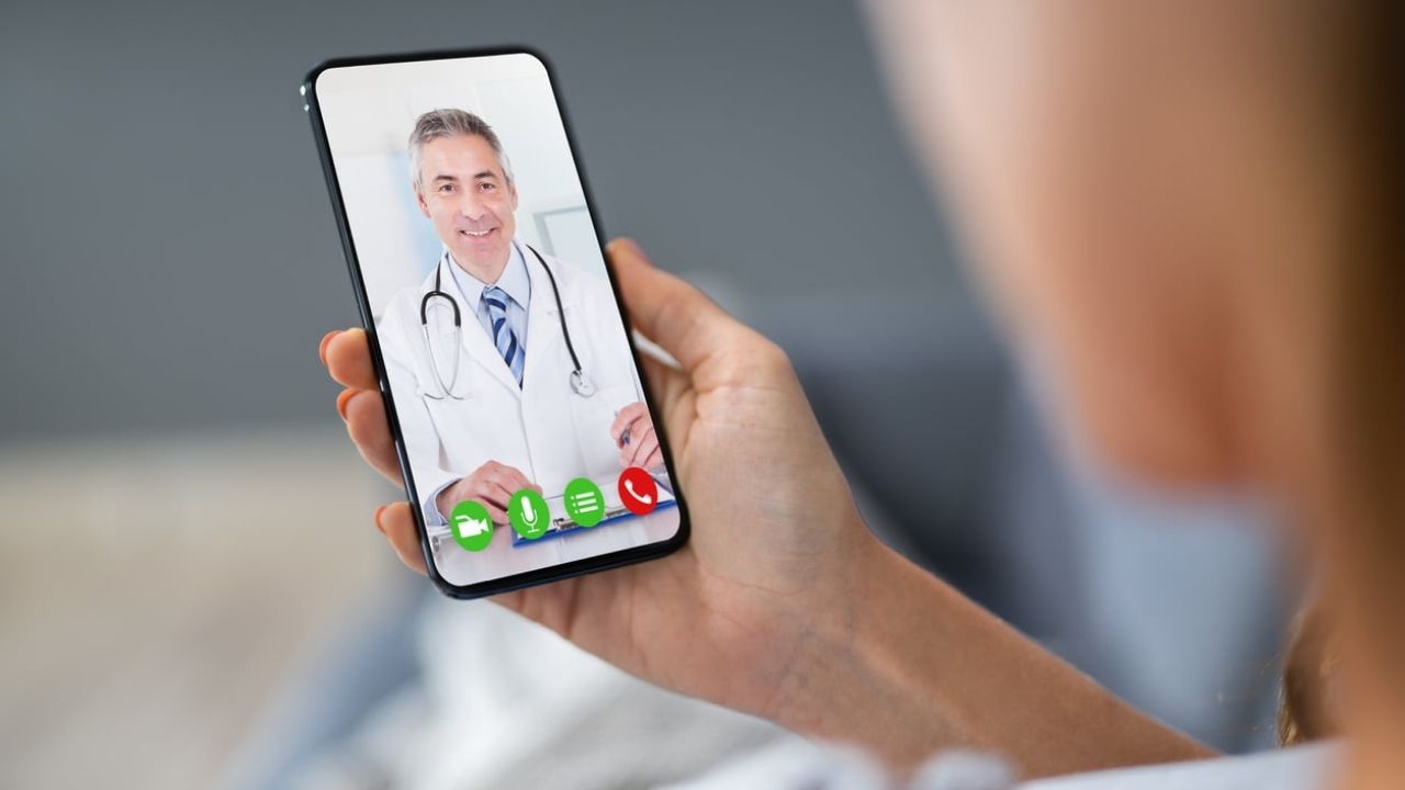 Sağlıkta 'uzaktan muayene' dönemi bugün başladı! 10