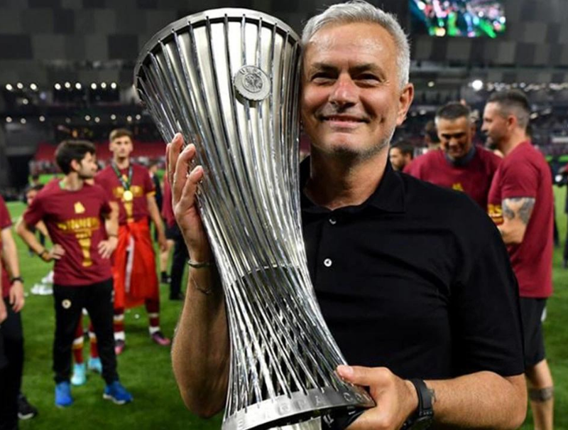 Jose Mourinho kimdir? Kariyerinde kaç kupa var? 12