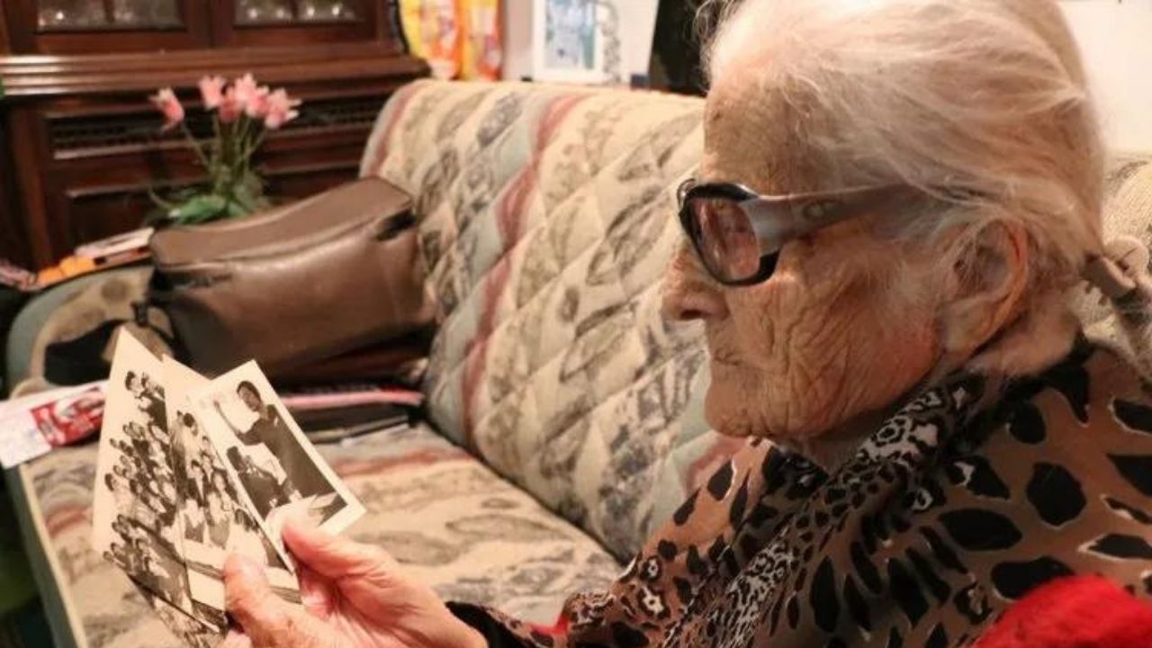 Atatürk'ün tavsiyesiyle öğretmen olan Sabiha Özar, 108 yaşında vefat etti 4