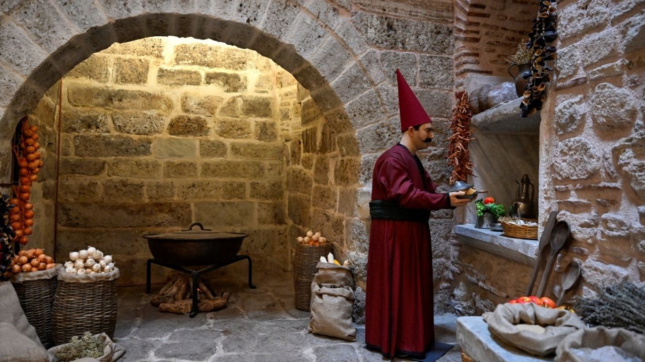 Topkapı Sarayı'nda Cariyeler Taşlığı ve Hamamı ile Kuşhane Mutfağı yeniden ziyarete açıldı 11