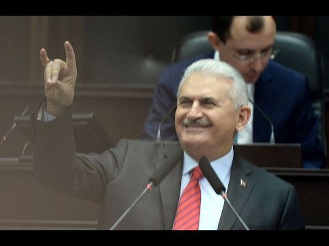 Bozkurt işareti yapan ünlü isimler 6