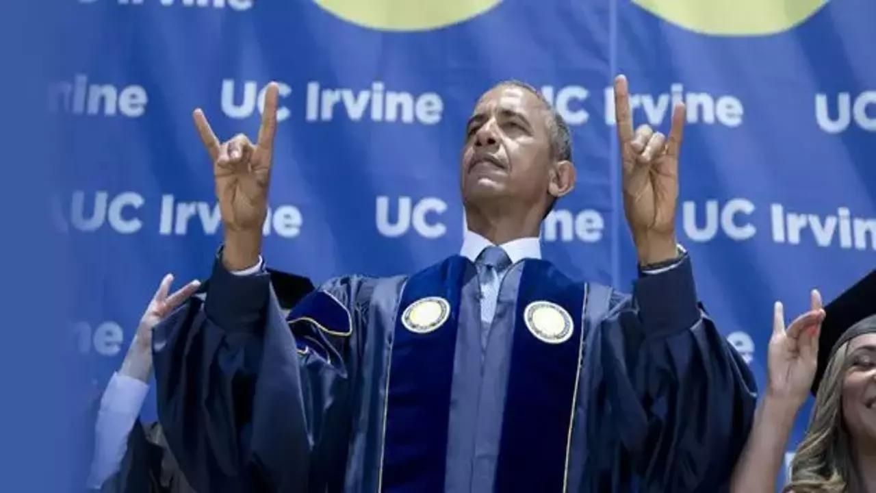 Bozkurt işareti yapan ünlü isimler 16